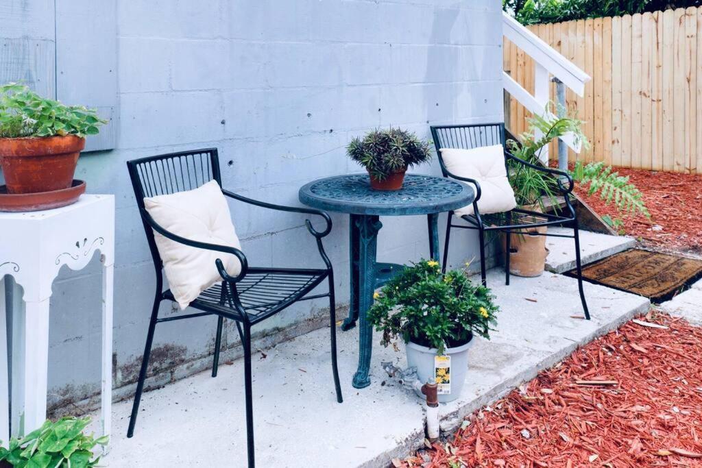 Hidden Couples Loft Retreat In Heights Foodie District Τάμπα Εξωτερικό φωτογραφία