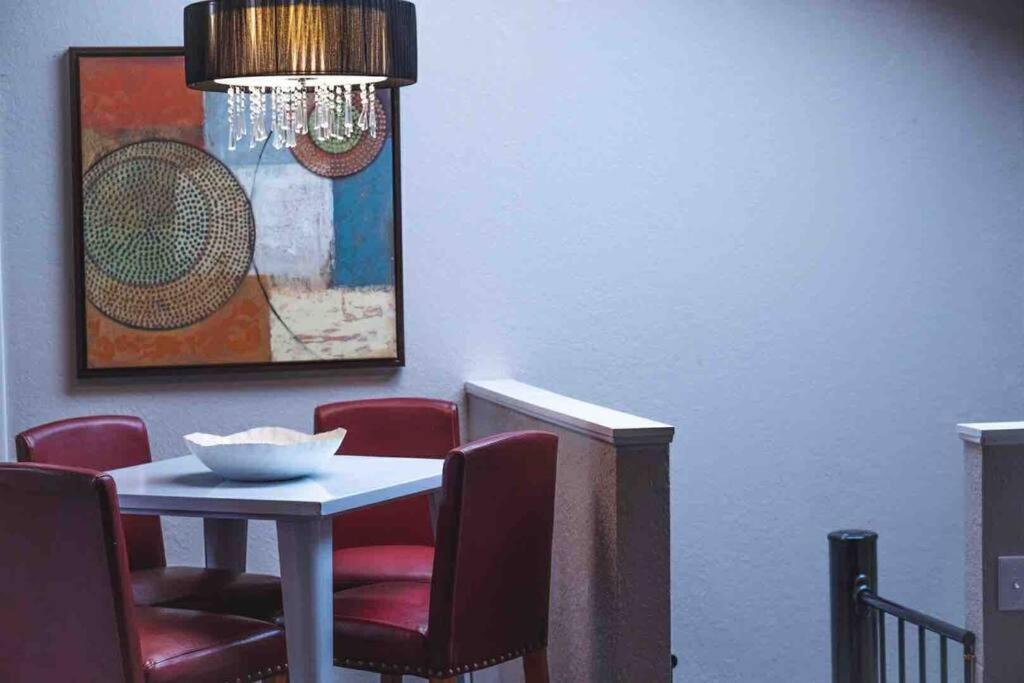 Hidden Couples Loft Retreat In Heights Foodie District Τάμπα Εξωτερικό φωτογραφία