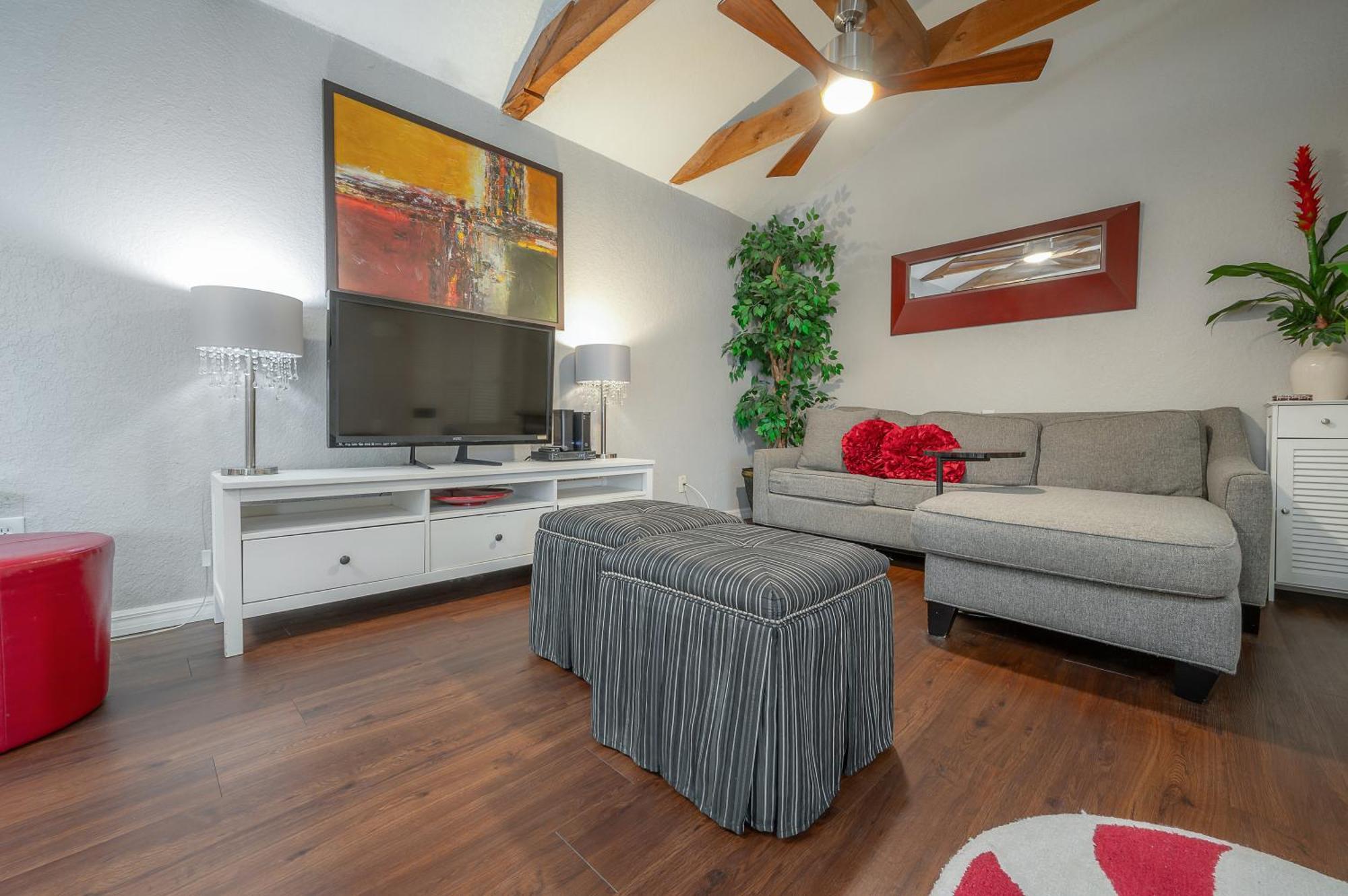 Hidden Couples Loft Retreat In Heights Foodie District Τάμπα Εξωτερικό φωτογραφία