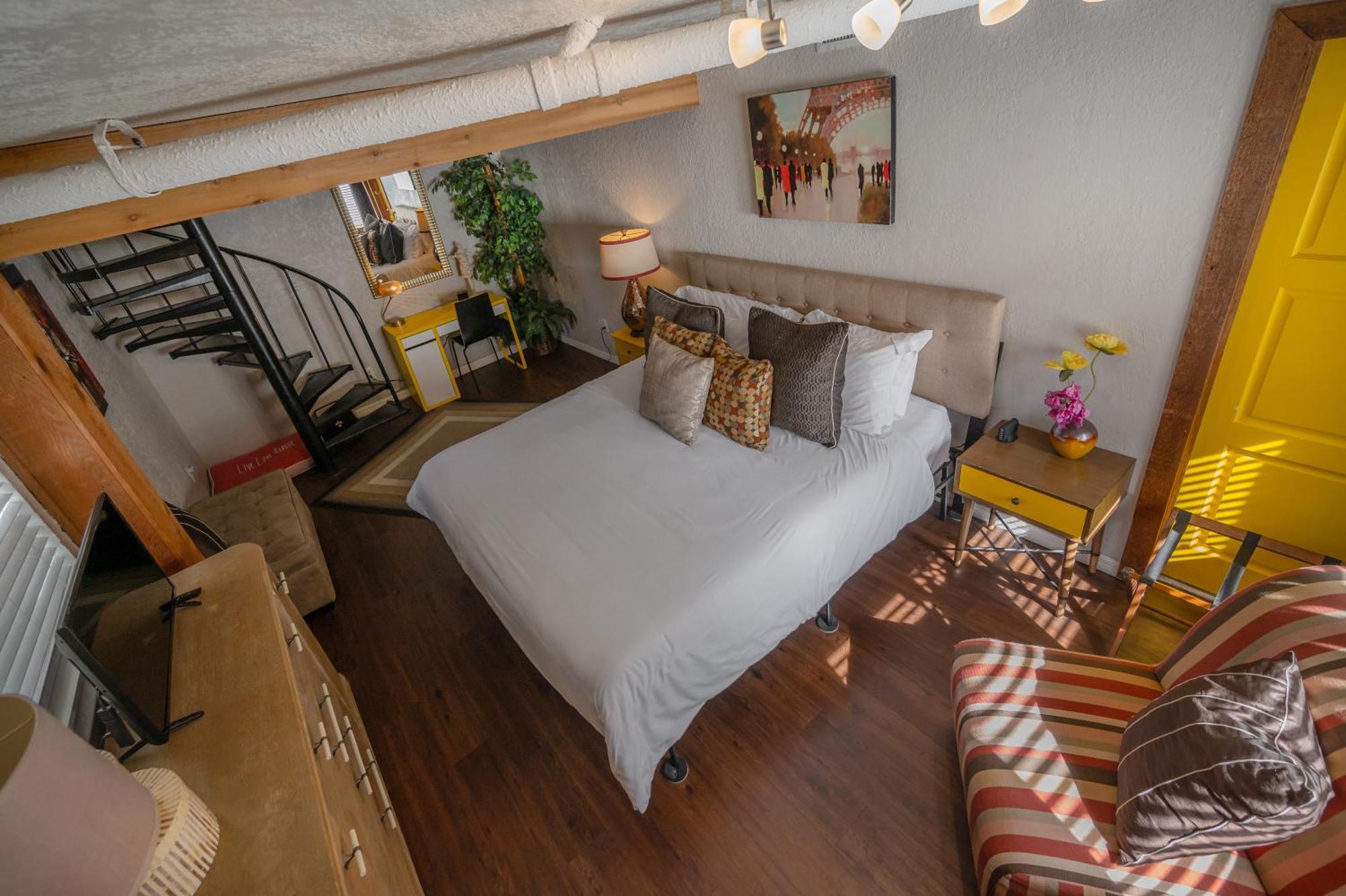 Hidden Couples Loft Retreat In Heights Foodie District Τάμπα Εξωτερικό φωτογραφία
