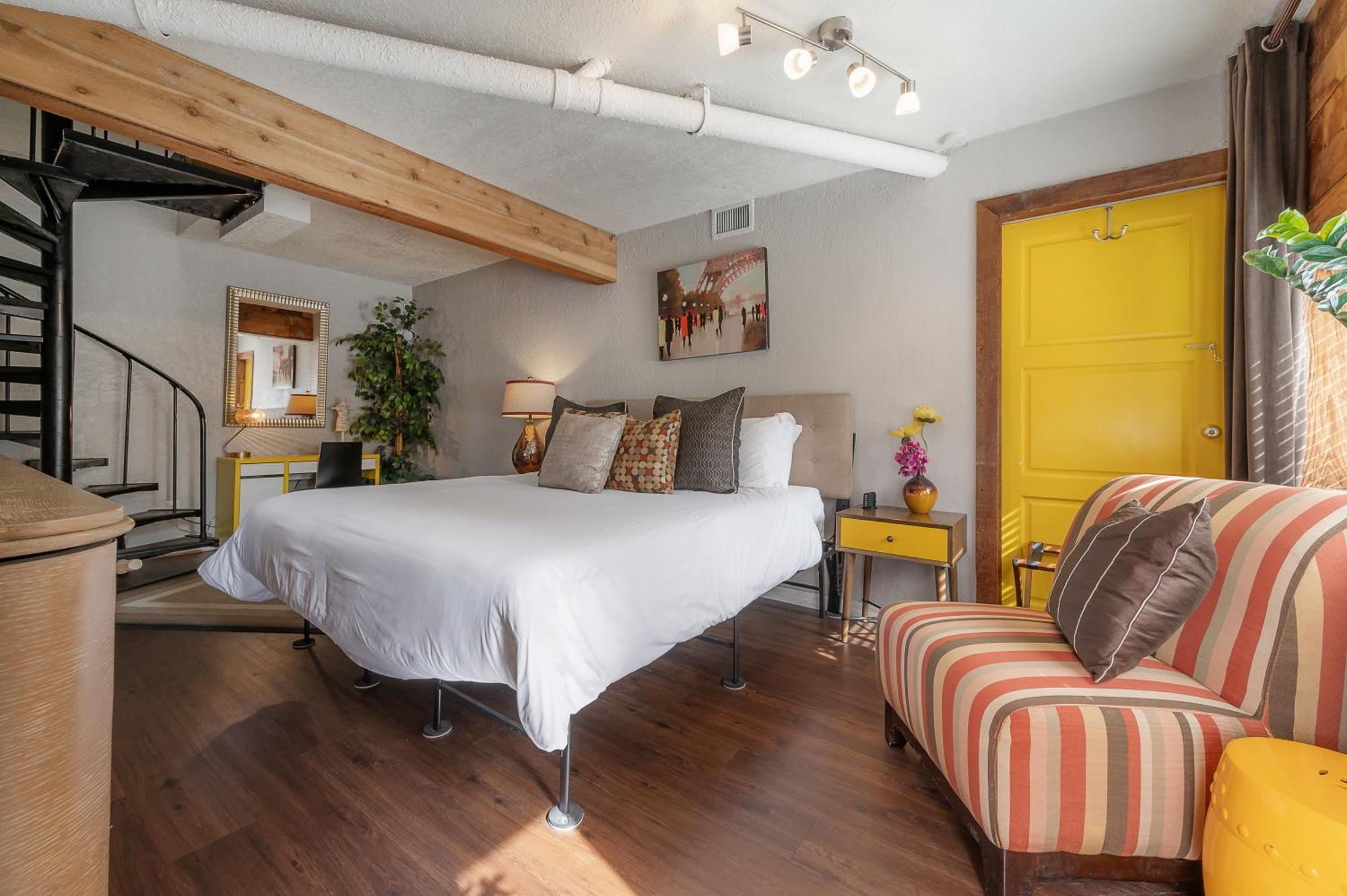 Hidden Couples Loft Retreat In Heights Foodie District Τάμπα Εξωτερικό φωτογραφία